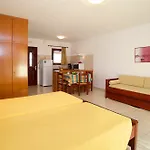 Aparthotel Ammos Minia