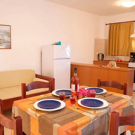 Ammos Aparthotel Minia